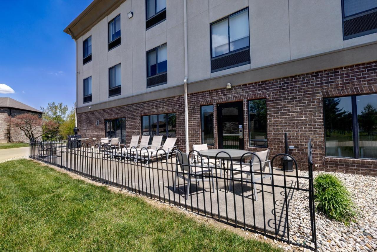Holiday Inn Express Hotel & Suites Shelbyville By Ihg Екстериор снимка