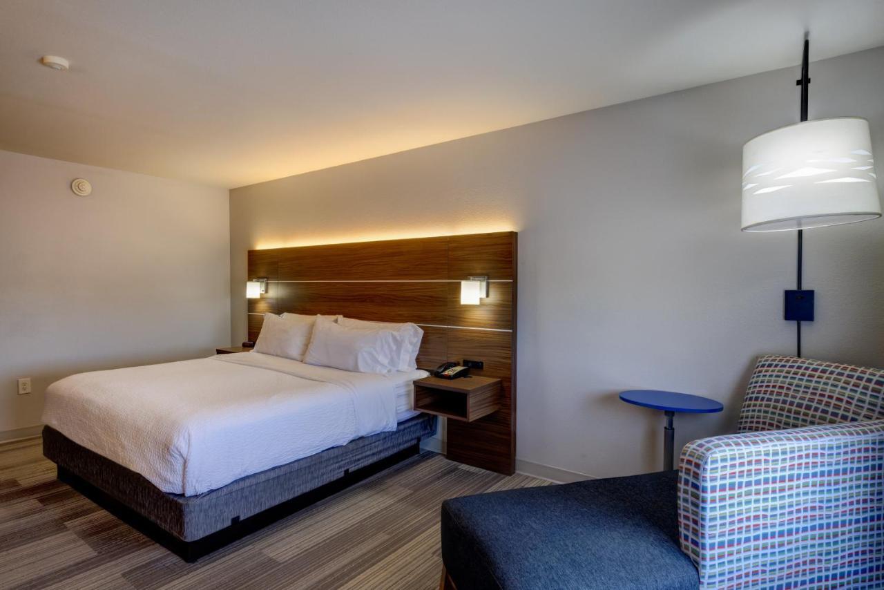 Holiday Inn Express Hotel & Suites Shelbyville By Ihg Екстериор снимка