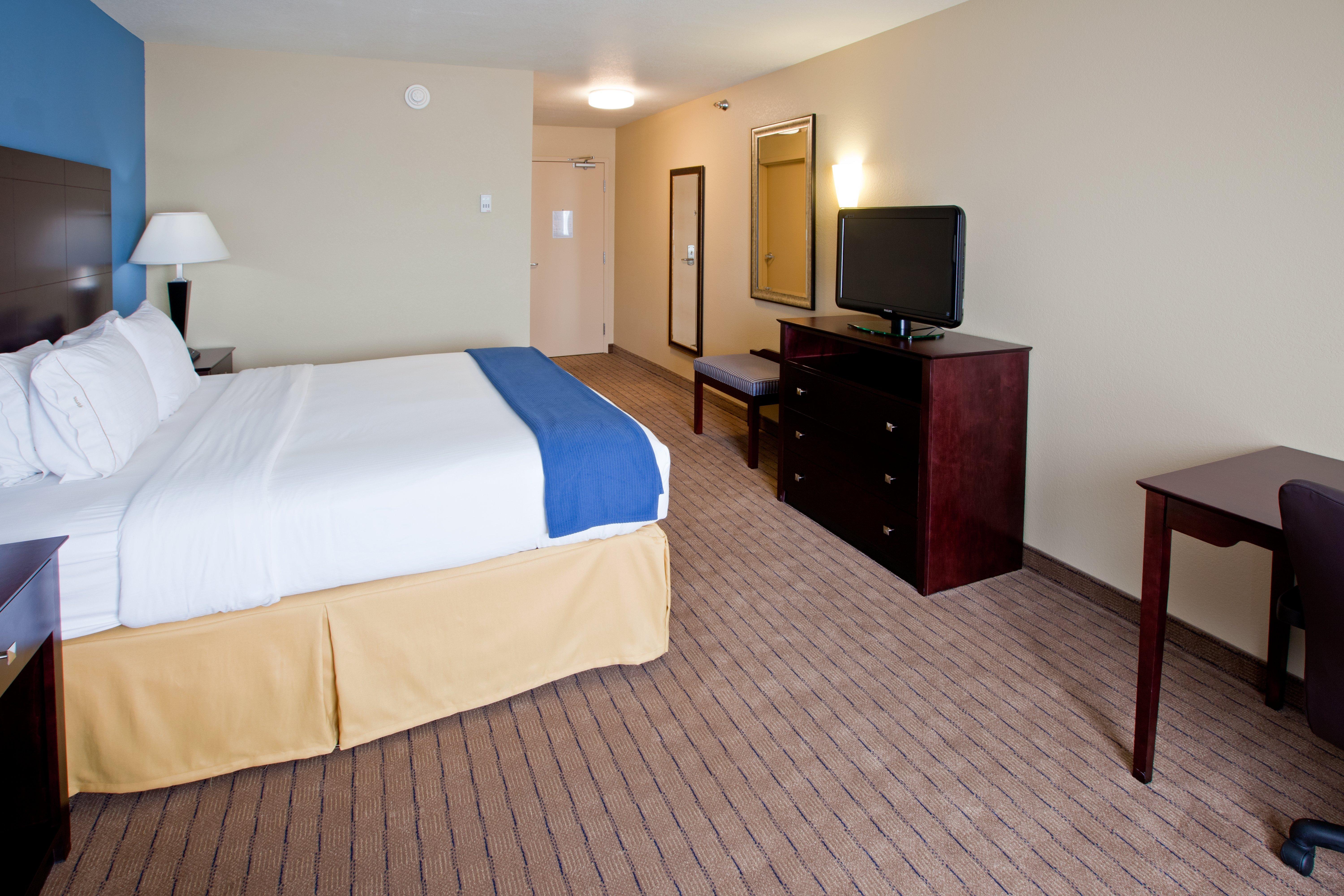 Holiday Inn Express Hotel & Suites Shelbyville By Ihg Стая снимка