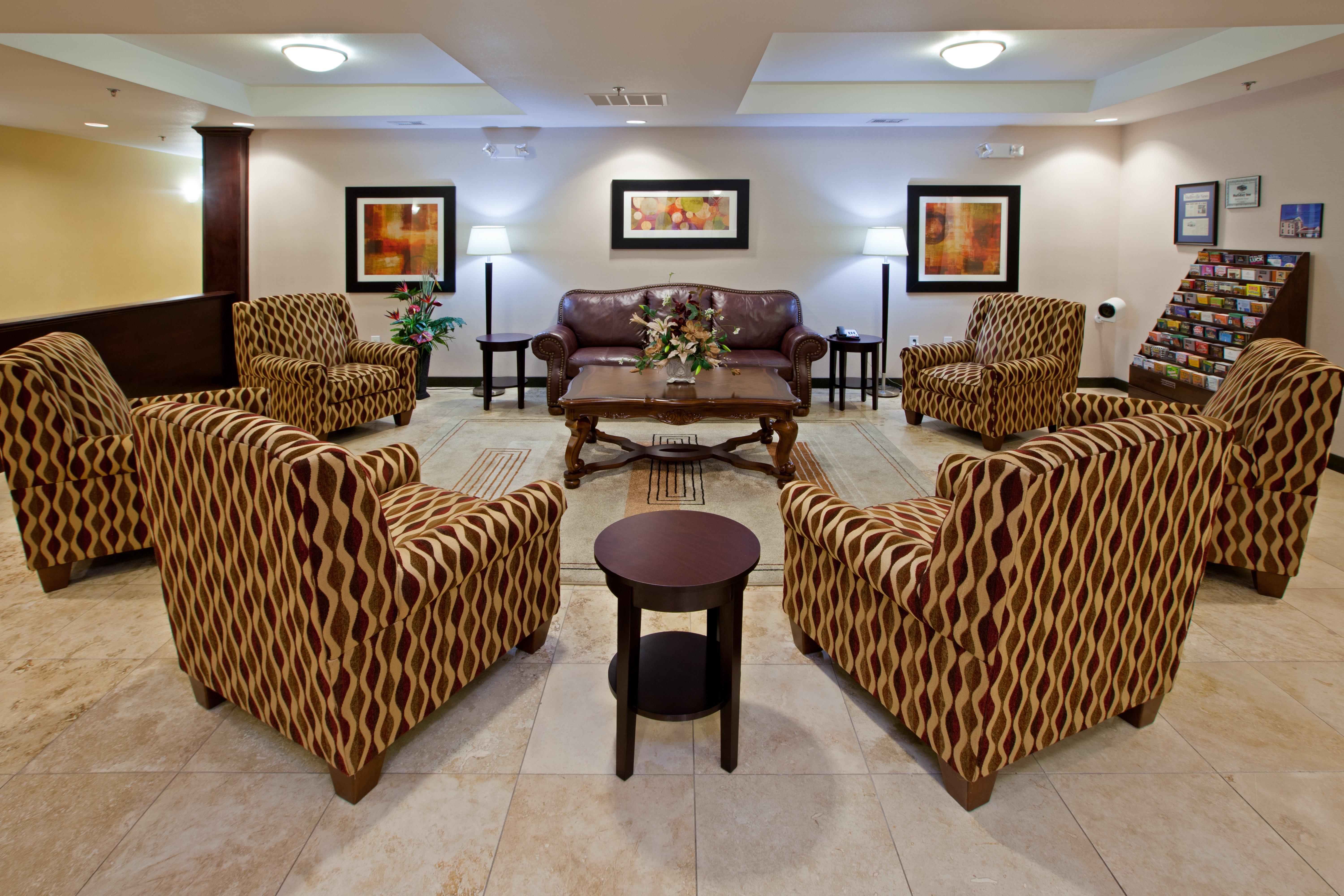 Holiday Inn Express Hotel & Suites Shelbyville By Ihg Екстериор снимка